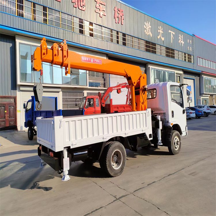 高树乡三轮随车吊定制 农用改装机自备吊中瑞长期出售